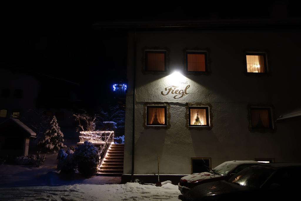 Haus Fiegl Hotell Oetz Exteriör bild