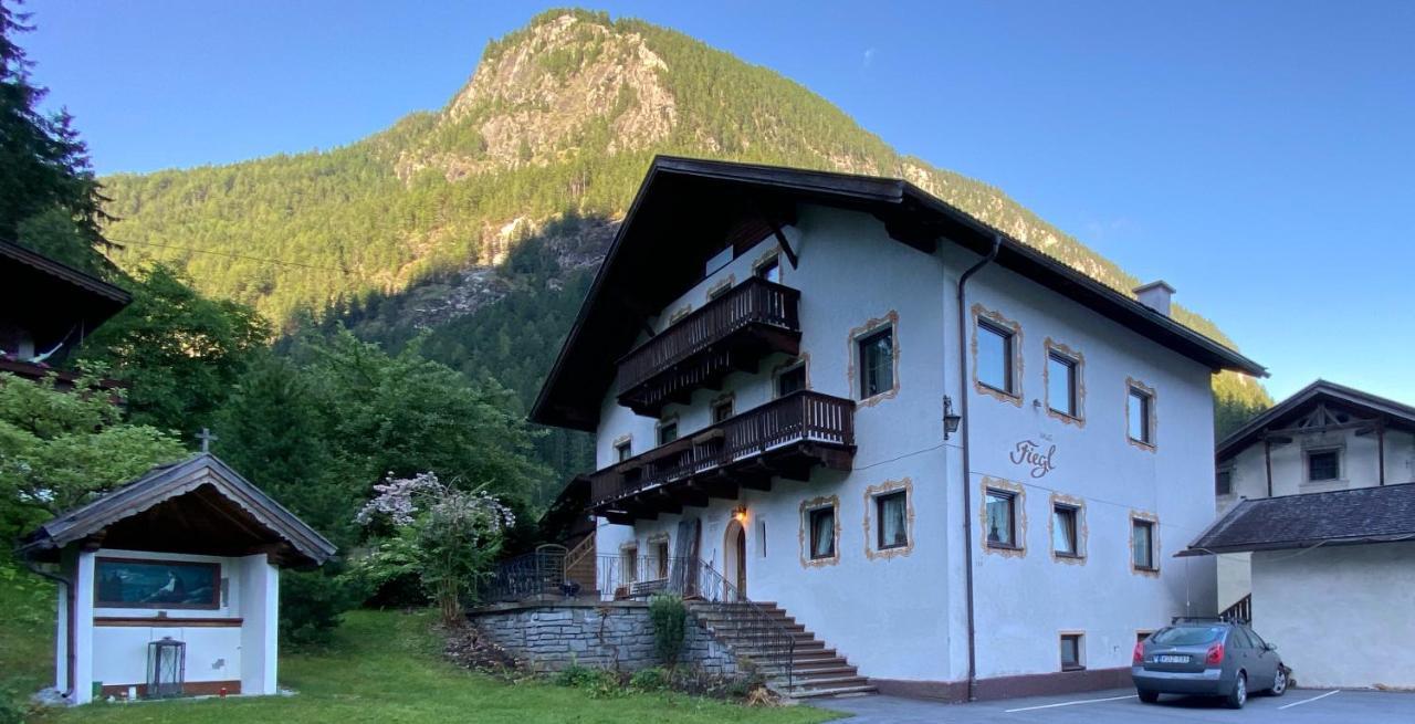 Haus Fiegl Hotell Oetz Exteriör bild