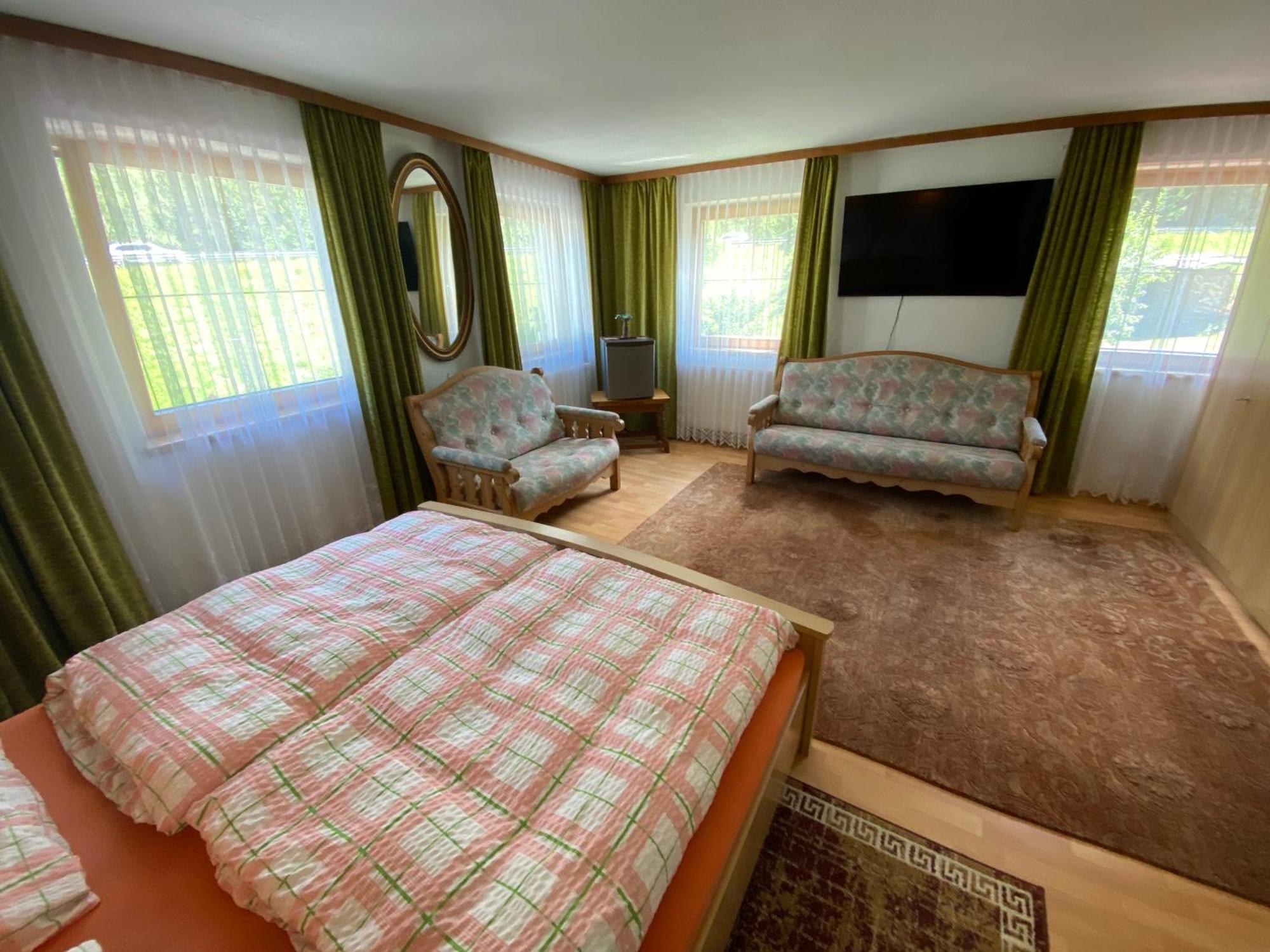 Haus Fiegl Hotell Oetz Rum bild
