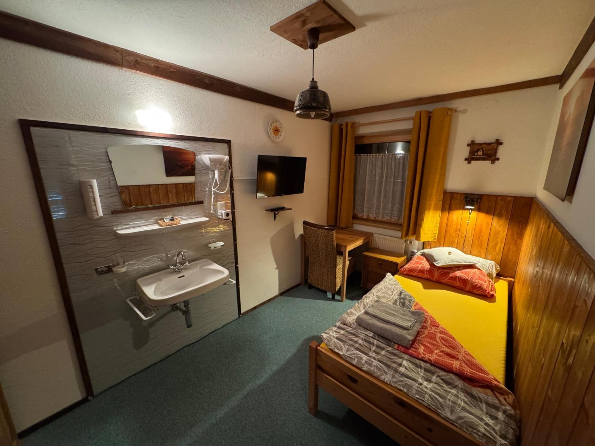 Haus Fiegl Hotell Oetz Exteriör bild