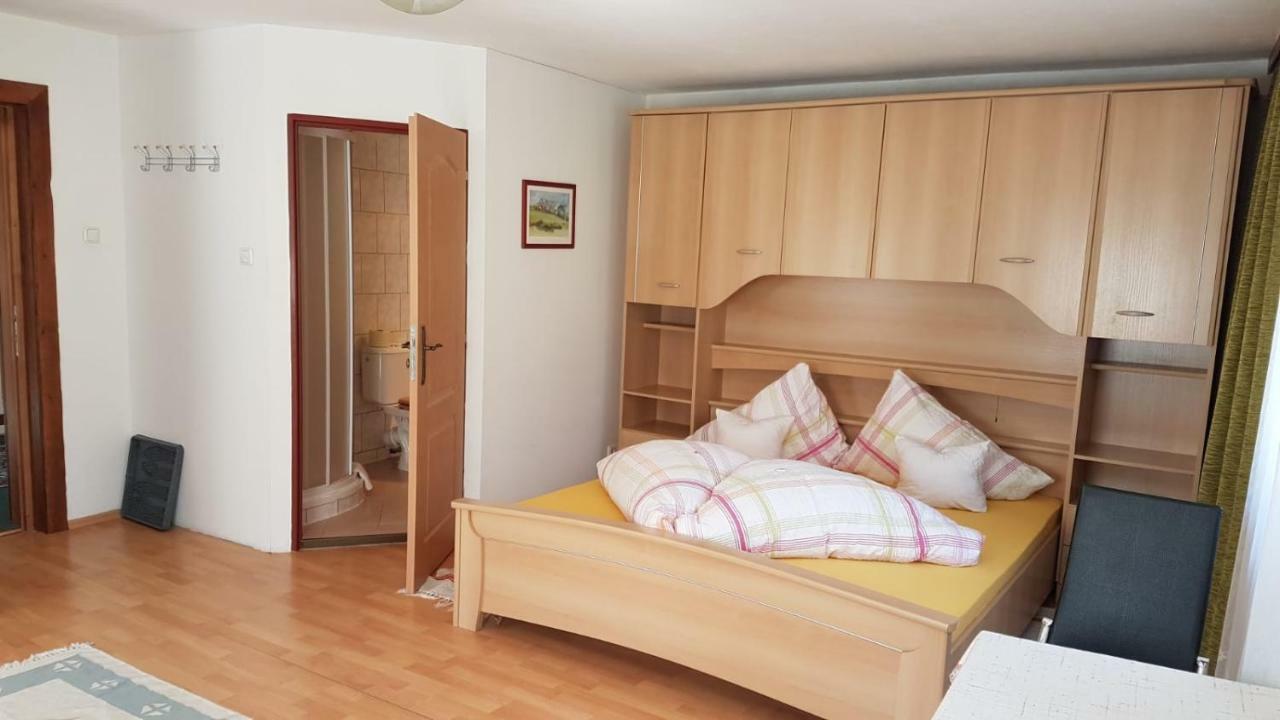 Haus Fiegl Hotell Oetz Rum bild