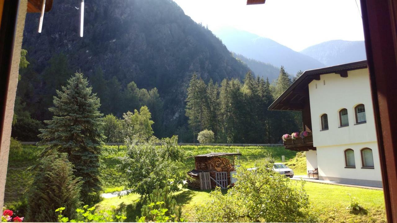 Haus Fiegl Hotell Oetz Exteriör bild